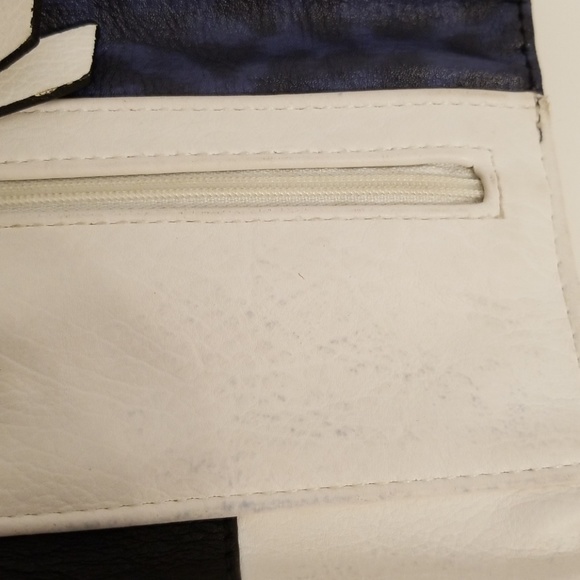 Jessica Simpson Blue Cheetah Pattern Wallet - Picture 7 of 8